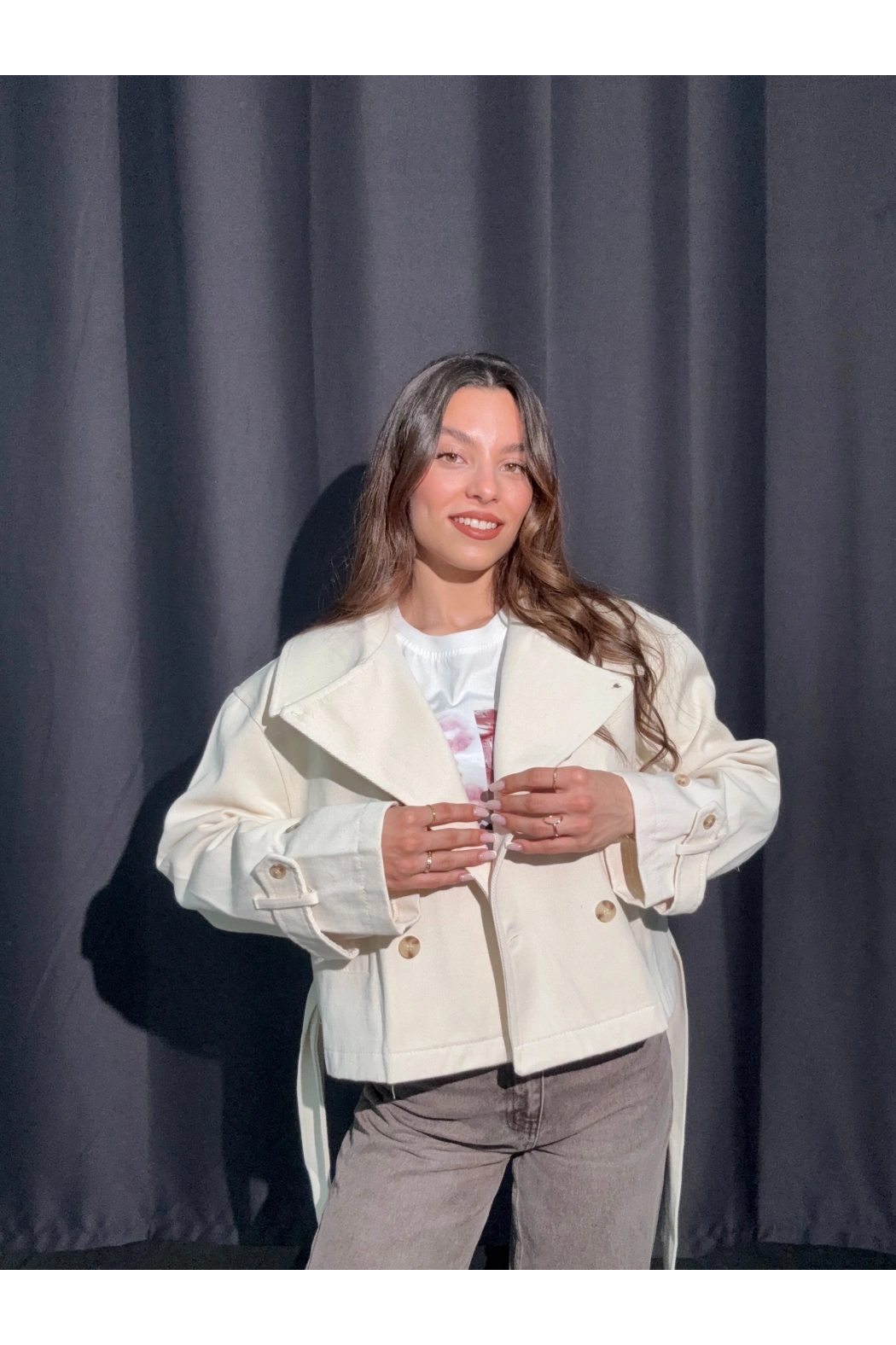 Kuşaklı Kısa Bej Trençkot