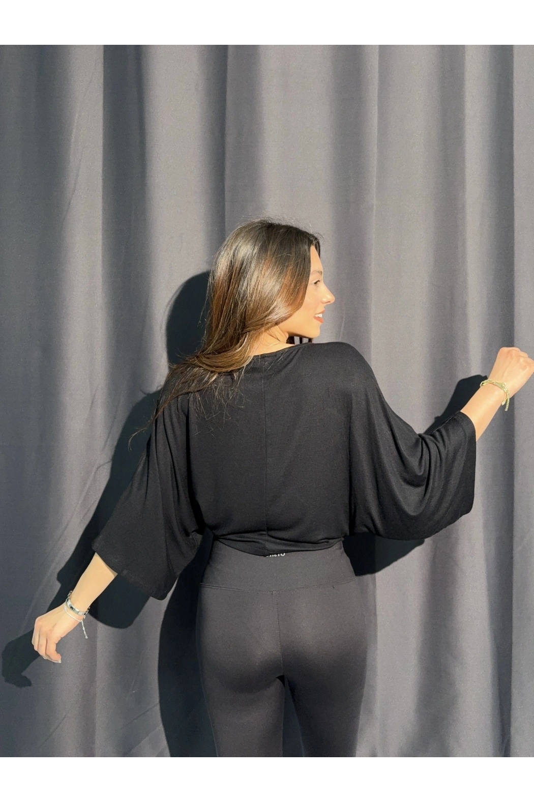 Yarasa Kol Siyah Tişört