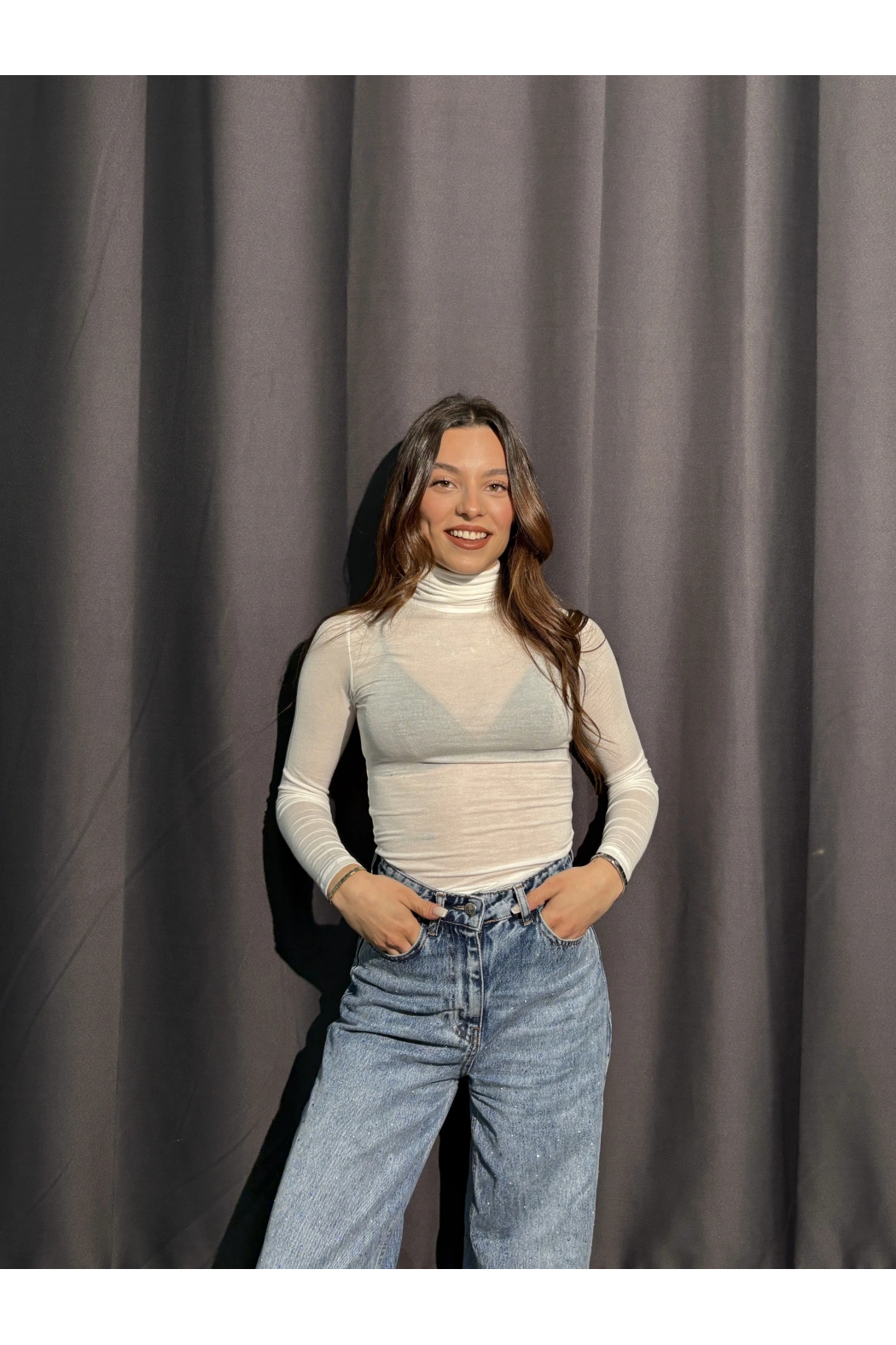 Boğazlı Transparan Beyaz Kaşmir Body