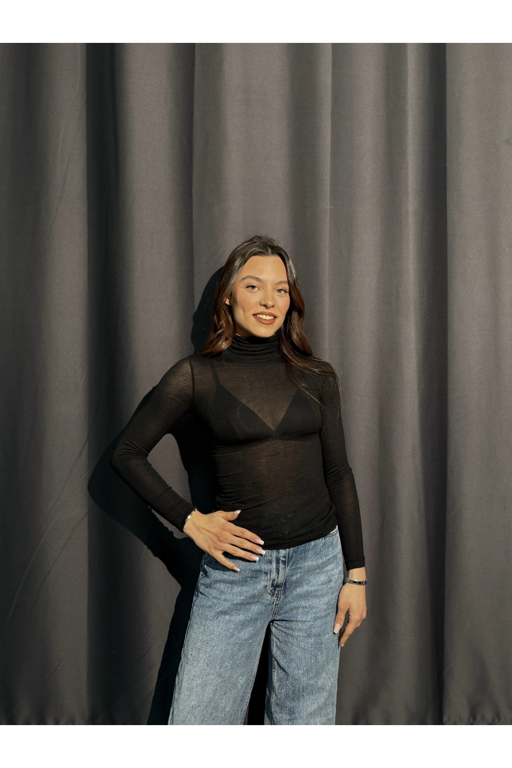 Boğazlı Transparan Siyah Kaşmir Body