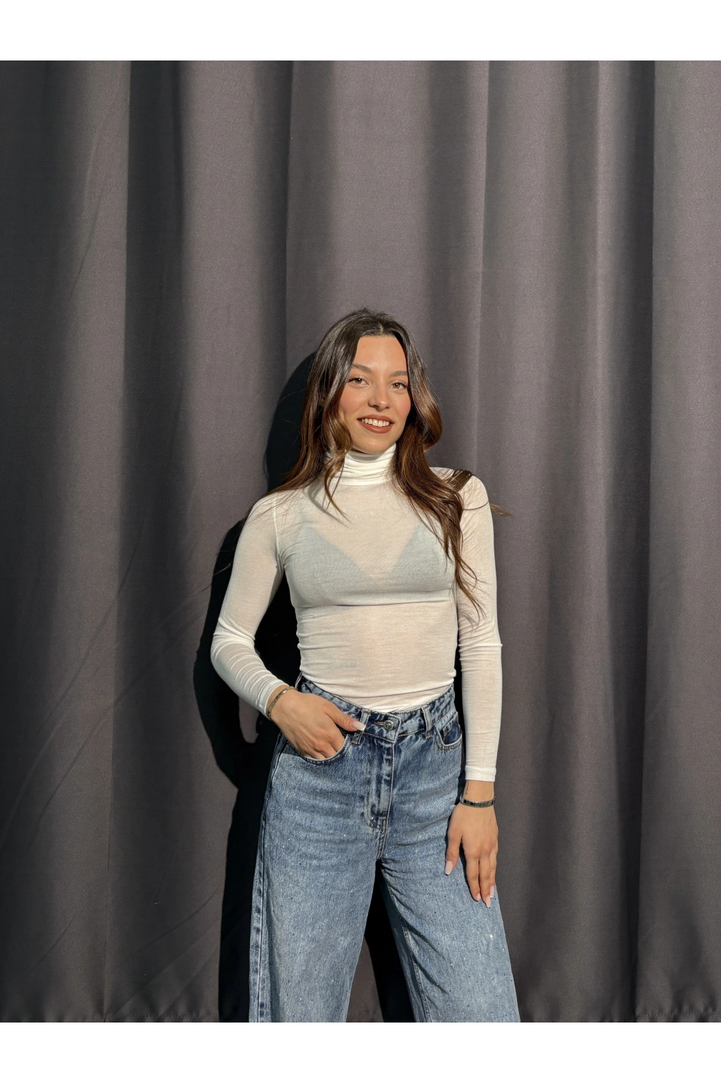 Boğazlı Transparan Beyaz Kaşmir Body