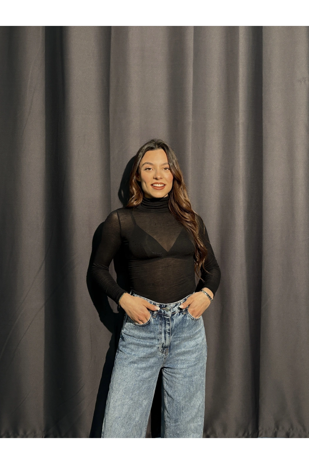 Boğazlı Transparan Siyah Kaşmir Body