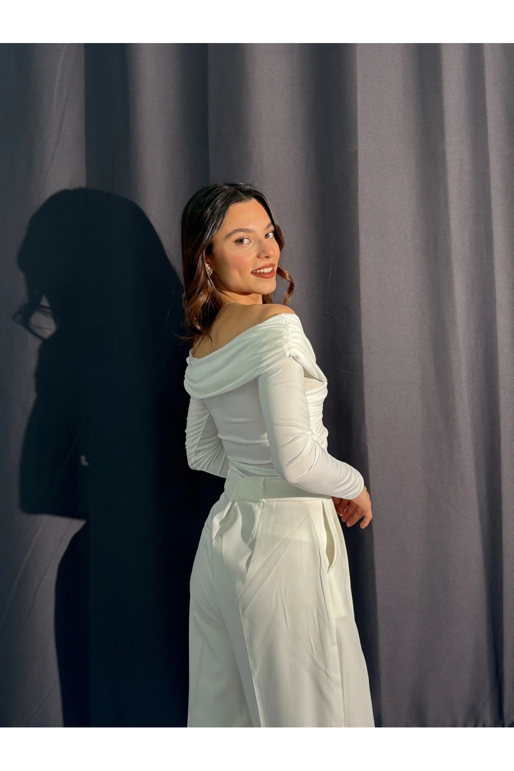 Omuz Dekolte Beyaz Bluz