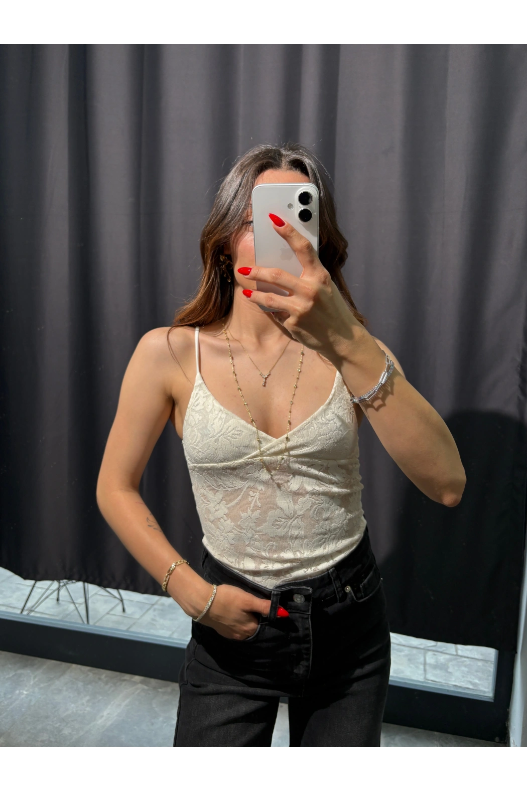 İp Askılı Ekru Dantel Bodysuit
