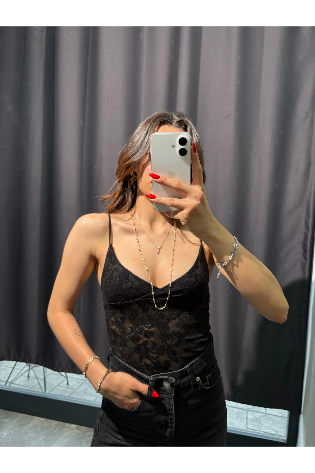 İp Askılı Siyah Dantel Bodysuit