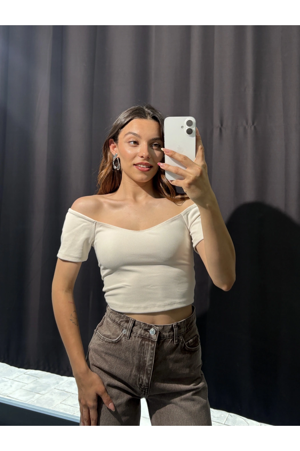 Kalp Yaka Omuz Dekolte Bej Crop