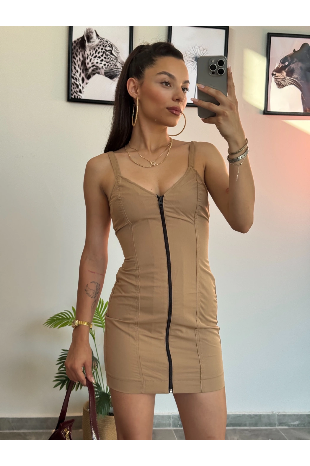 Fermuarlı Kısa Bej Elbise