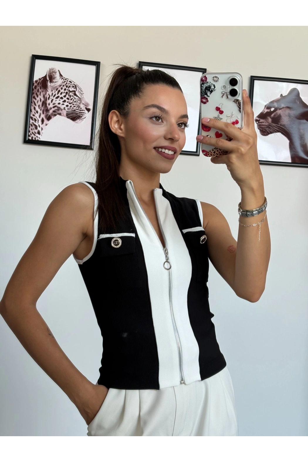 Siyah Beyaz Fermuarlı Yelek