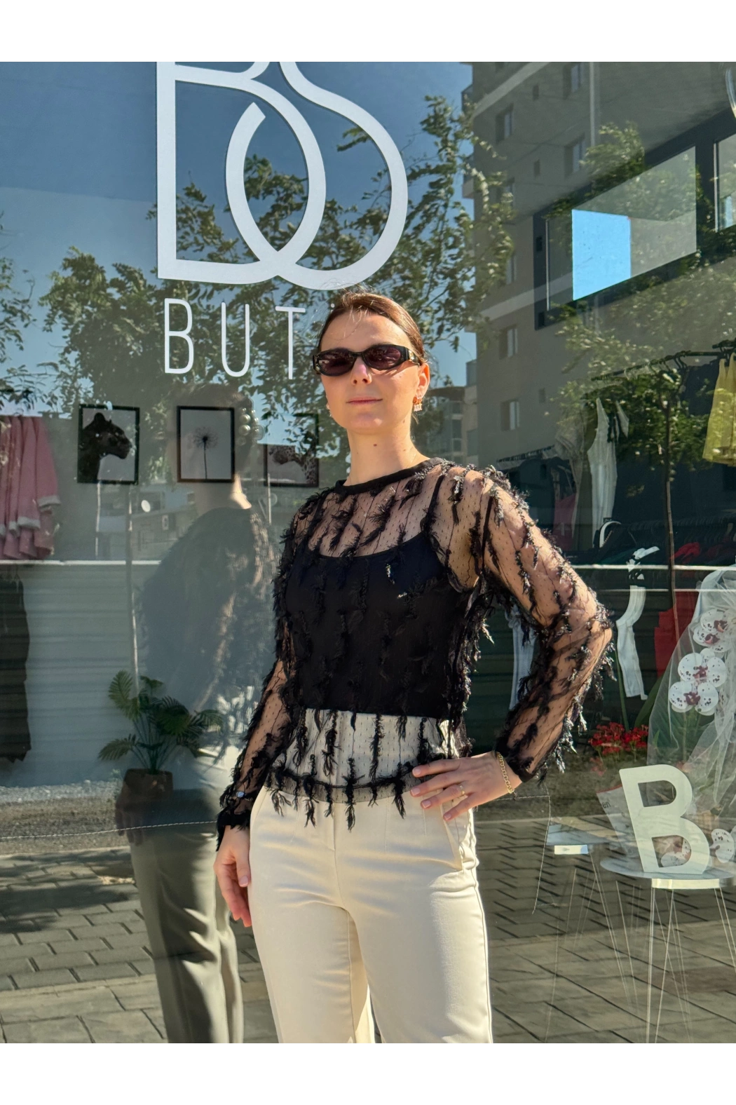 Tüy Detaylı Tül Bluz