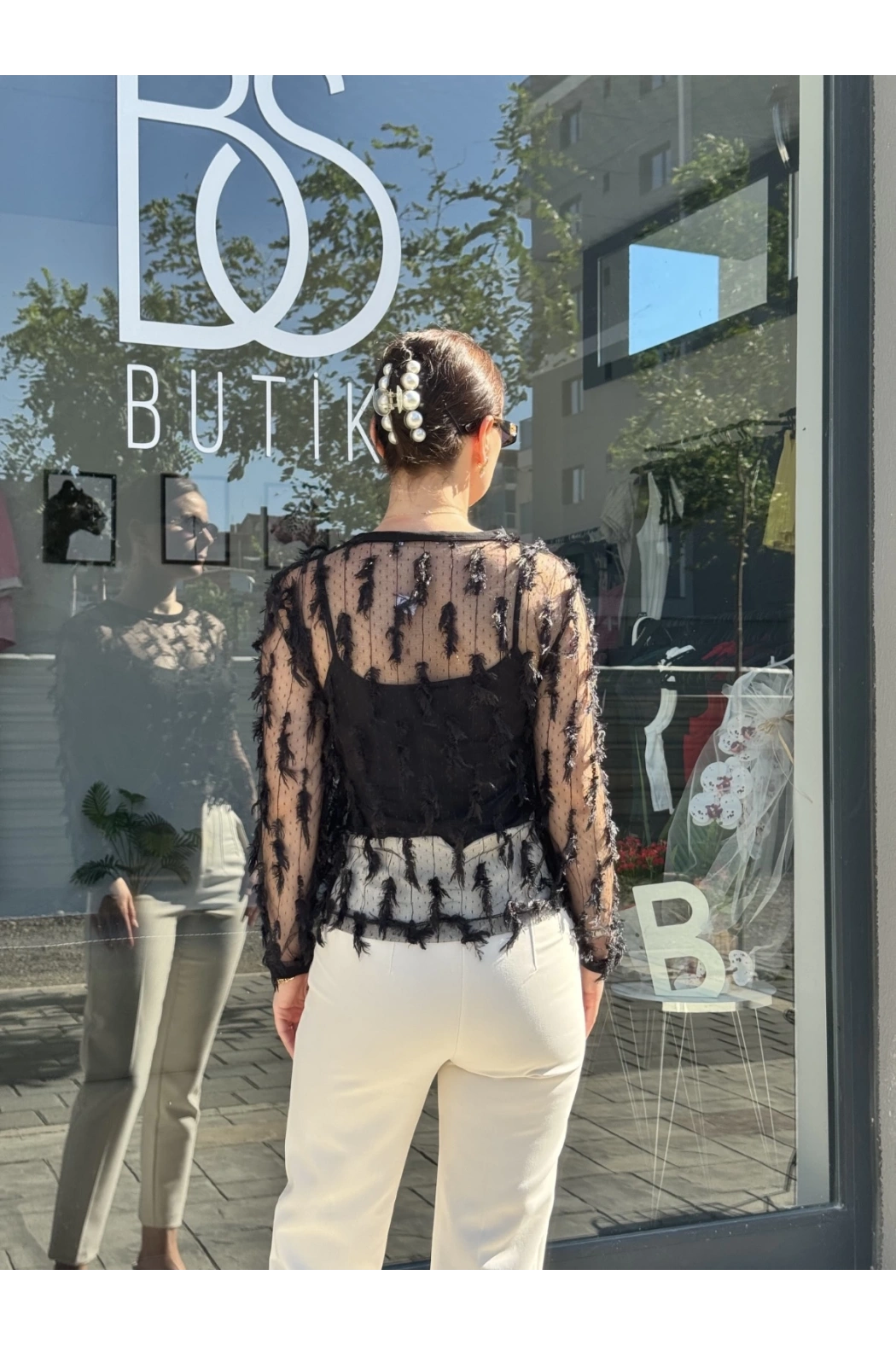 Tüy Detaylı Tül Bluz