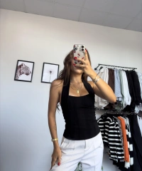 Siyah Kare Yaka Bluz