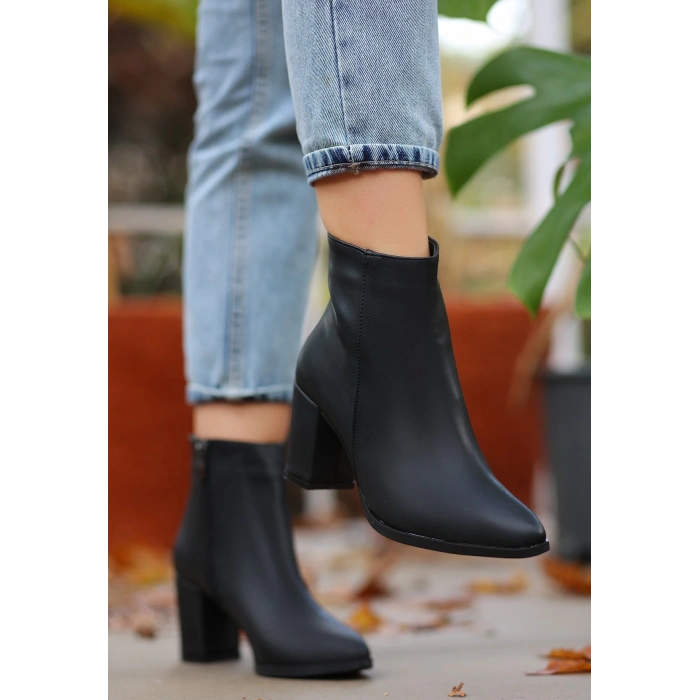 Biya Siyah Cilt Topuklu Bot