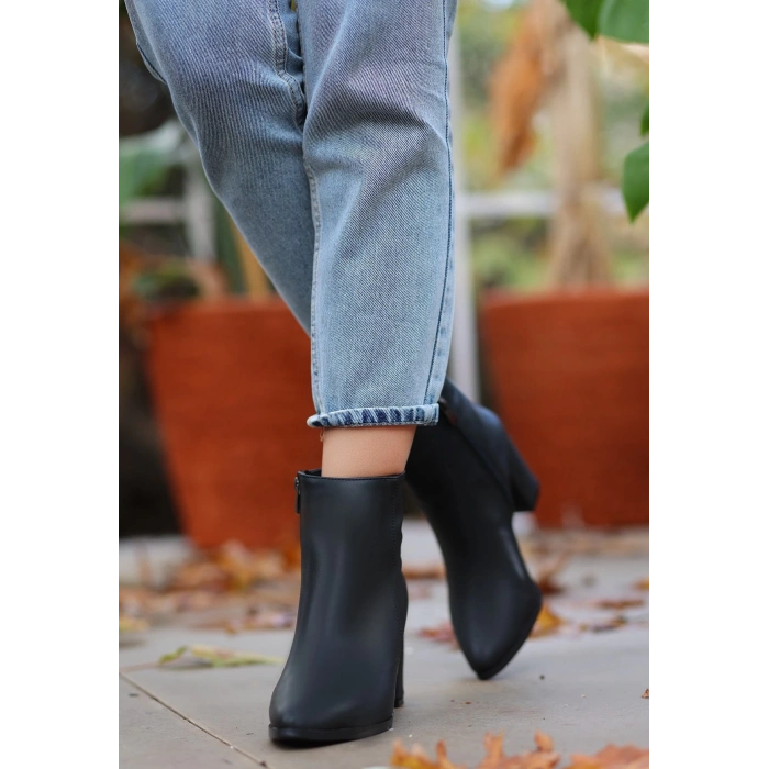 Biya Siyah Cilt Topuklu Bot