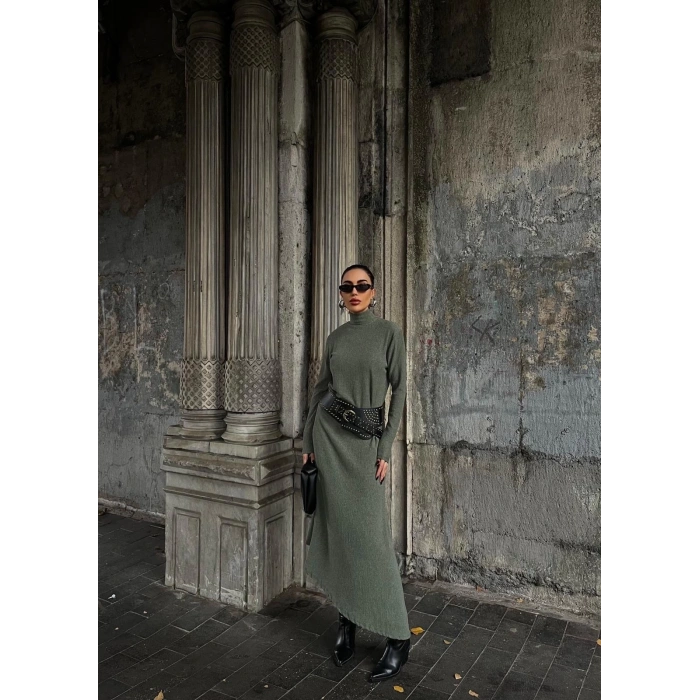 Boğazlı kalın bürümcük uzun elbise yeşil