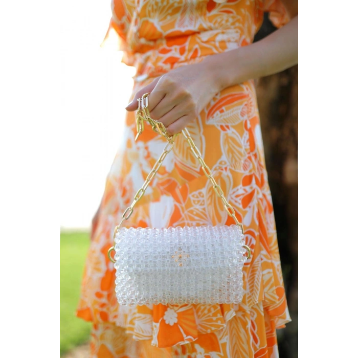 El yapımı zincirli incili çanta beyaz