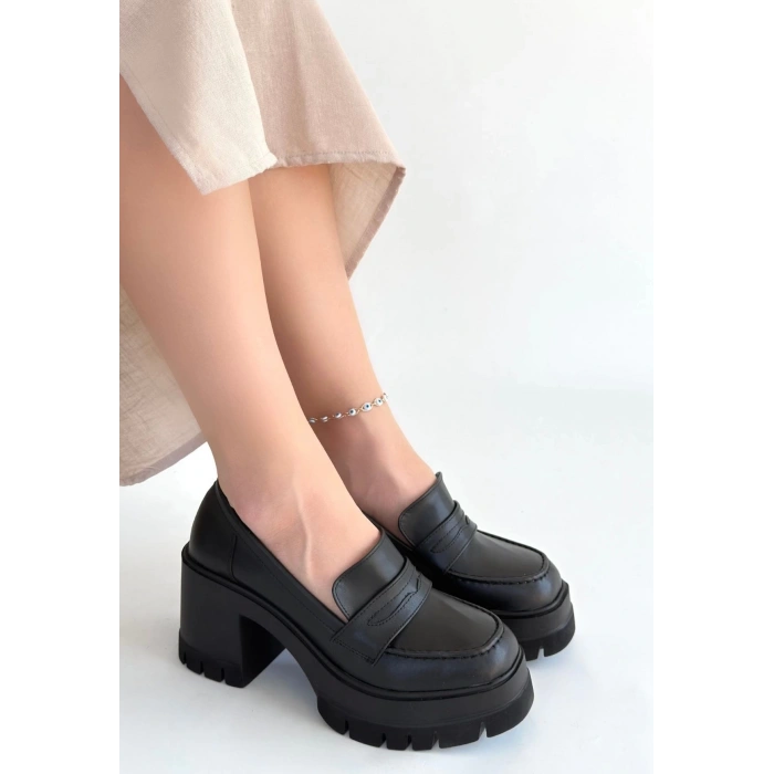 Janes Siyah Cilt Dolgu Topuk Ayakkabı