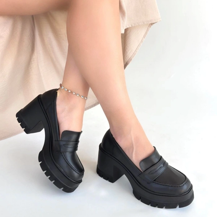 Janes Siyah Cilt Dolgu Topuk Ayakkabı