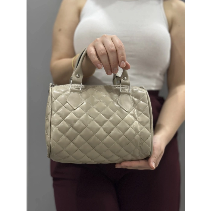 Kapaksız kapitone bej cilt çanta