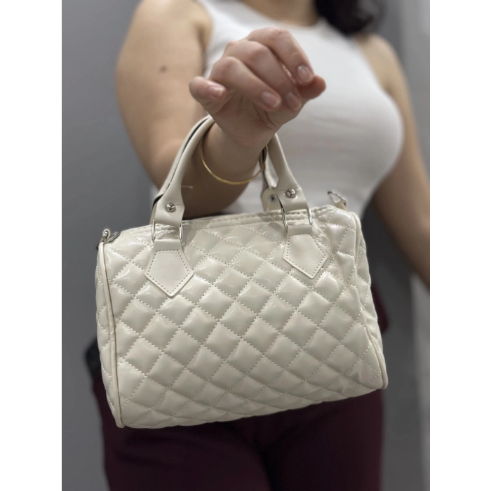 Kapaksız kapitone krem cilt çanta