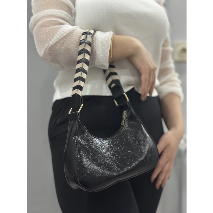 Kraş siyah cilt çanta