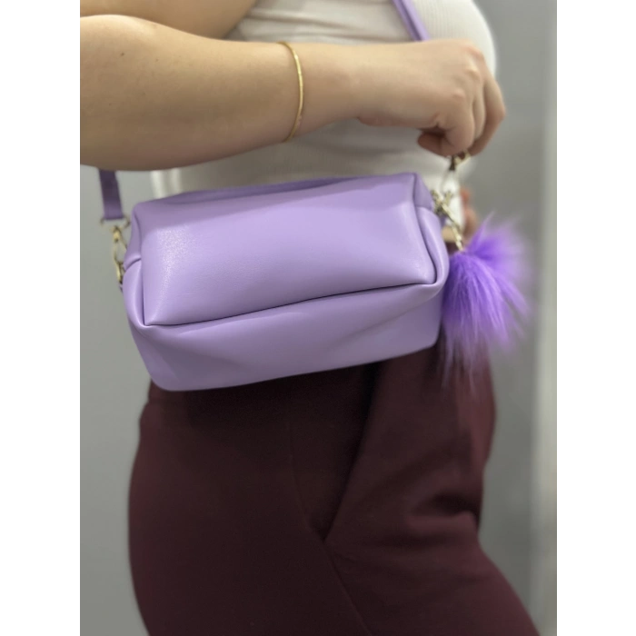 Ponpon mor cilt çanta