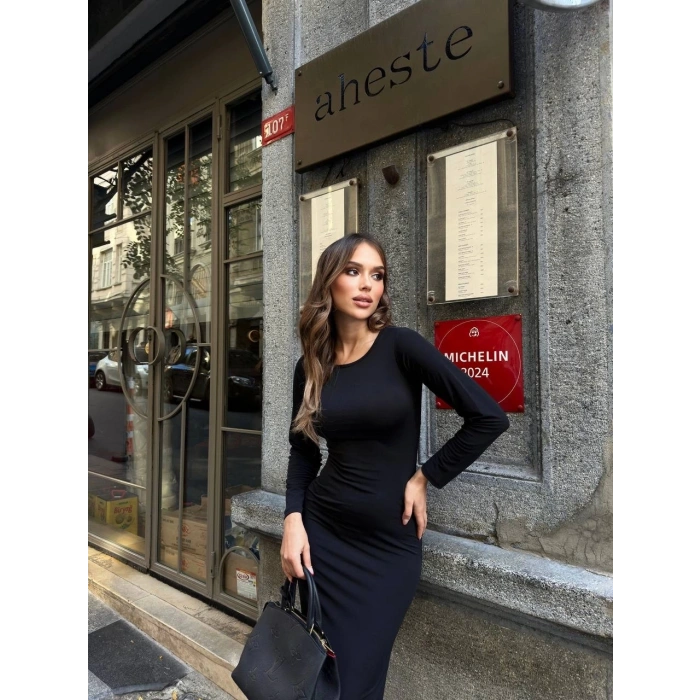 Uzun kollu uzun elbise