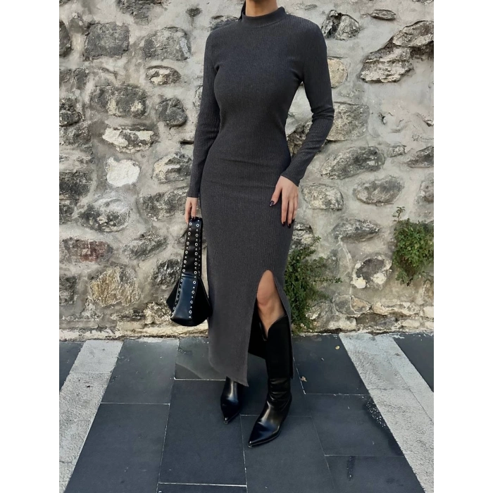 Yırtmaçlı kalın bürümcük uzun elbise siyah