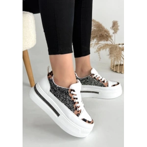 Lawin Beyaz Cilt Siyah Simli Bağcıklı Spor Ayakkabı