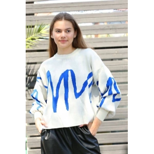 Mavi çizgili bisiklet yaka kazak beyaz