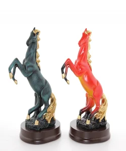 Polyester Şahlanmış At Figürü SPR1624