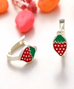 Supertrend Gümüş Çilek Çocuk Küpesi