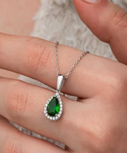 Supertrend Gümüş Damla Zümrüt Taşlı Kadın Kolye