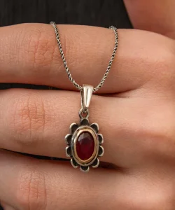 Supertrend Gümüş Kırmızı Taşlı Çiçek Model Kadın Kolye