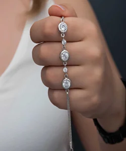 Supertrend Gümüş Yuvarlak Taşlı Kadın Bileklik