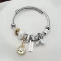 Beyaz İstiridye Charmlı Bileklik