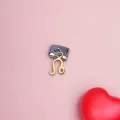 Sallantılı Aslan Burcu Charm Sarı Renk