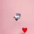 Yaprak Detaylı Sallantılı Charm