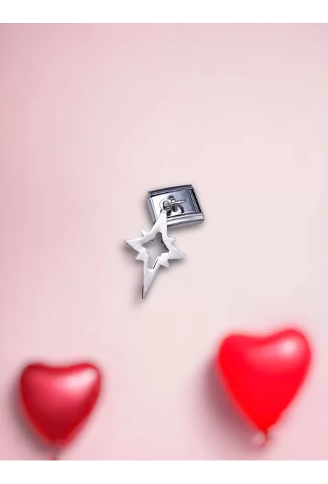 Kutup Yıldızı Detaylı Sallantılı Charm