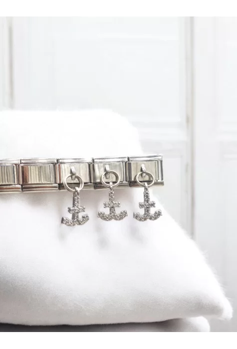 Sallantılı Çapa Detaylı Charm