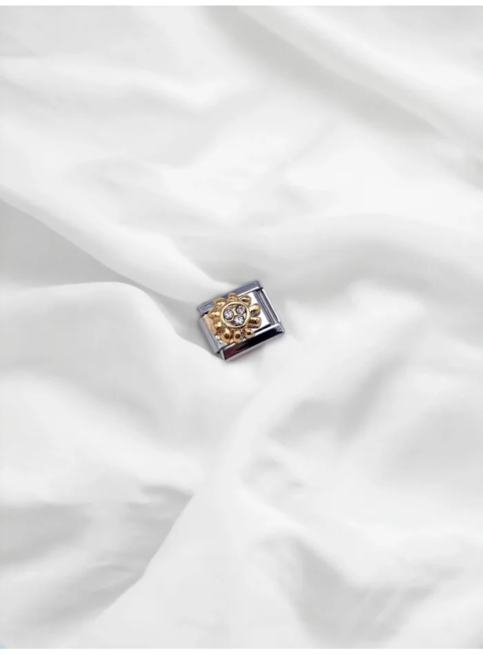 Güneş Detaylı Charm Taşlı