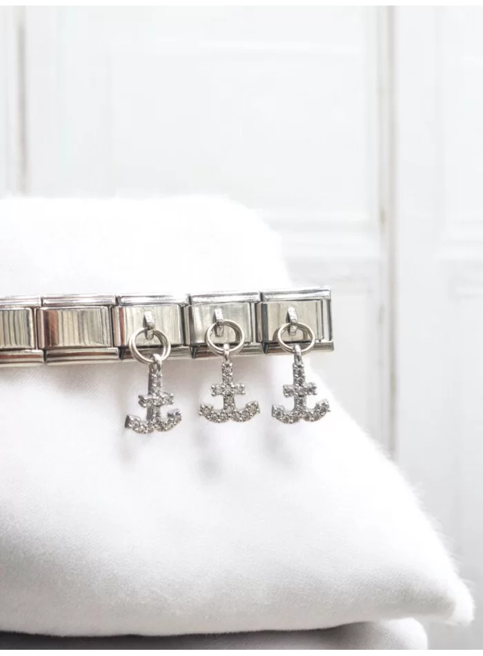 Sallantılı Çapa Detaylı Charm