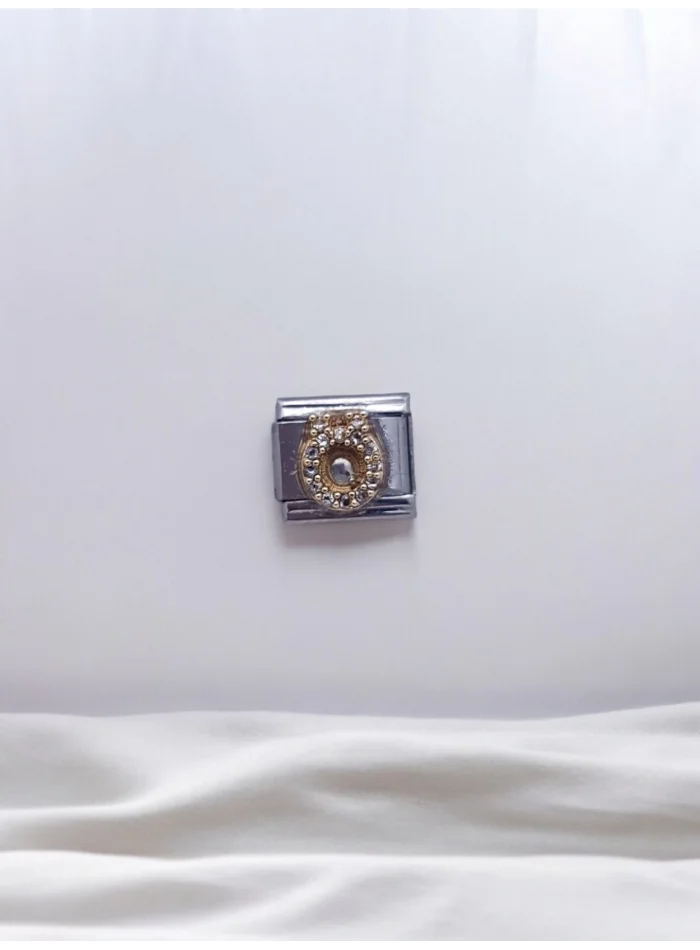 Zirkon Taşlı Harf Charm Ö