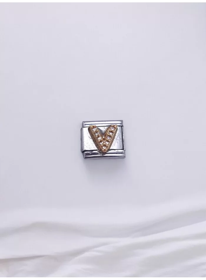 Zirkon Taşlı Harf Charm V