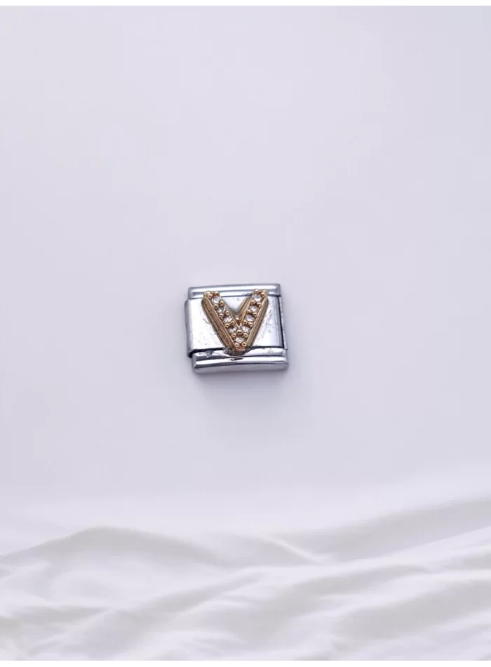 Zirkon Taşlı Harf Charm V