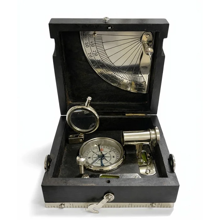 Ahşap Kutulu Pirinç İşlemeli Pusula 3005B