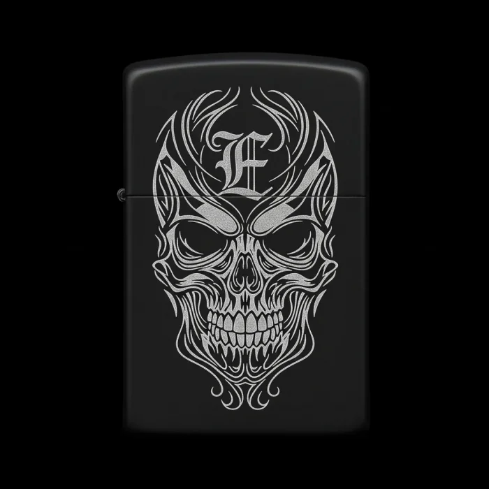 Benzinli Çakmak Kuru Kafa Figürlü E Harfli Tasarım - V8