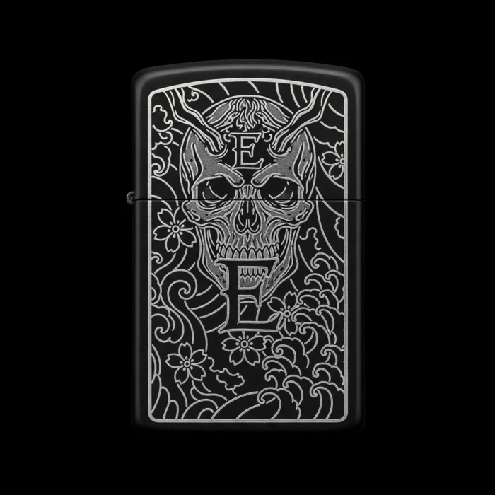 Benzinli Çakmak Kuru Kafa Figürlü E Harfli Tasarım - V82