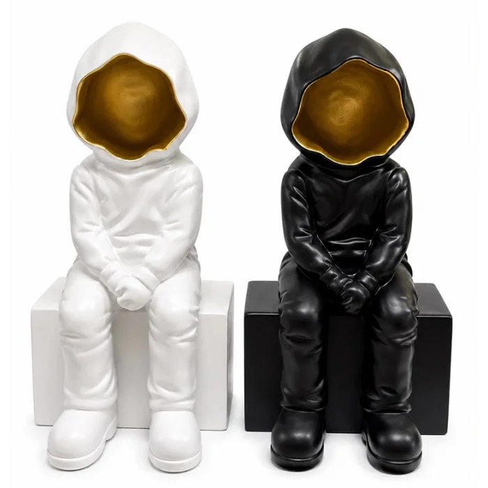 Dekoratif Polyester Oturan Astronot Biblosu TKN5302