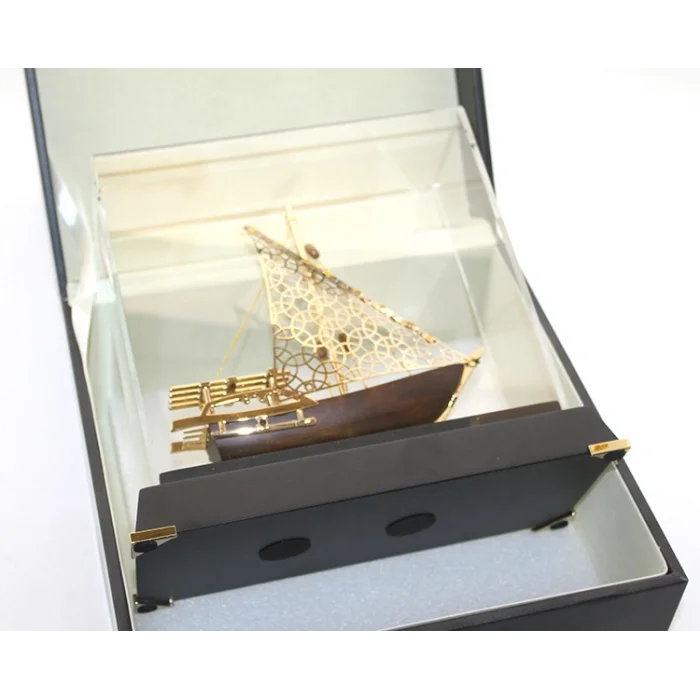 Deri Kutulu Pirinç Gemi TKN3365