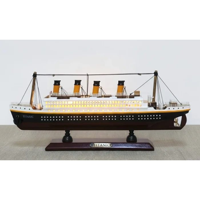 Özel Tasarım Ahşap Işıklı Titanik Gemi SPR4613